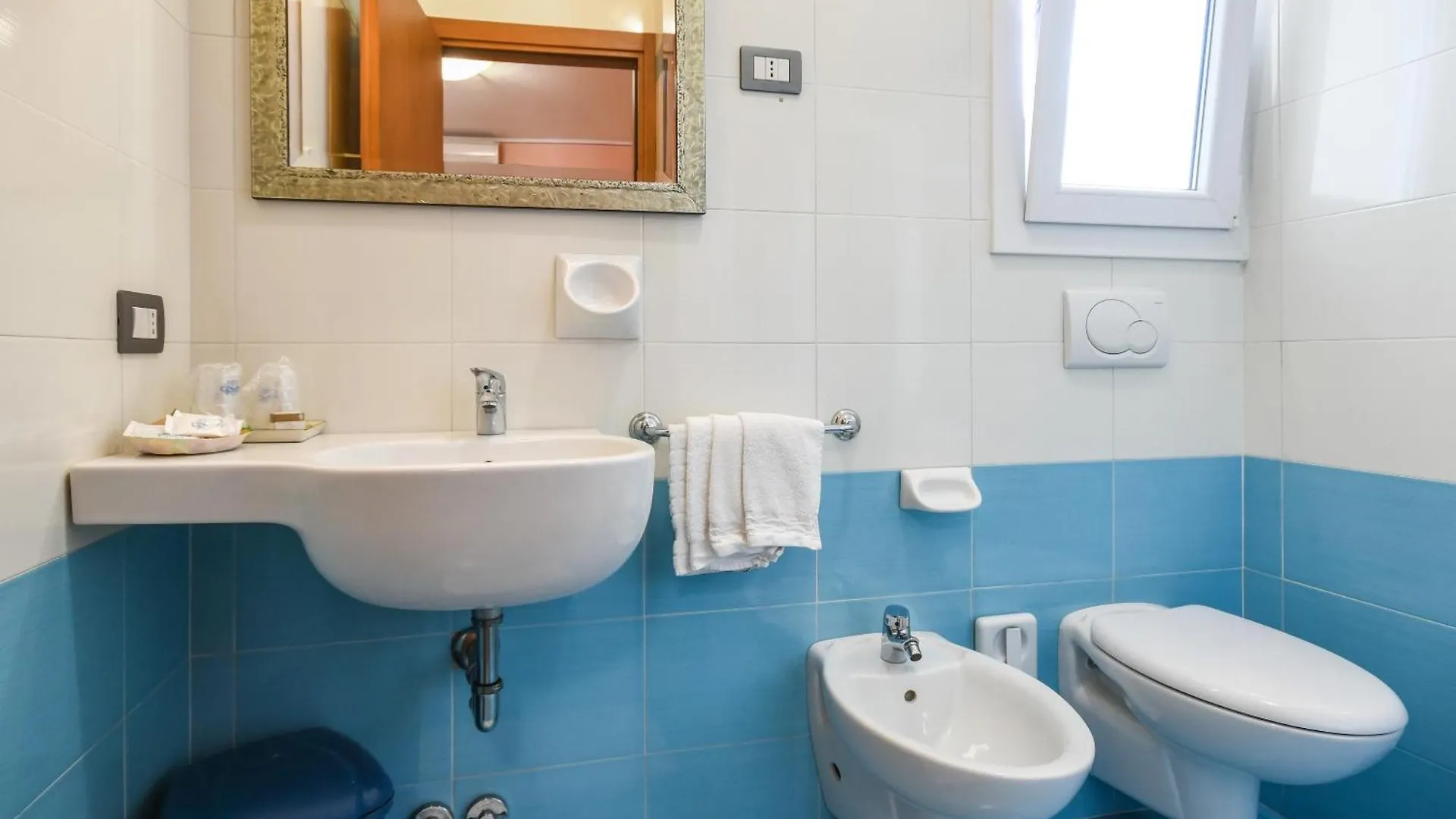 *** Couette-café B&B America Sirmione Italie