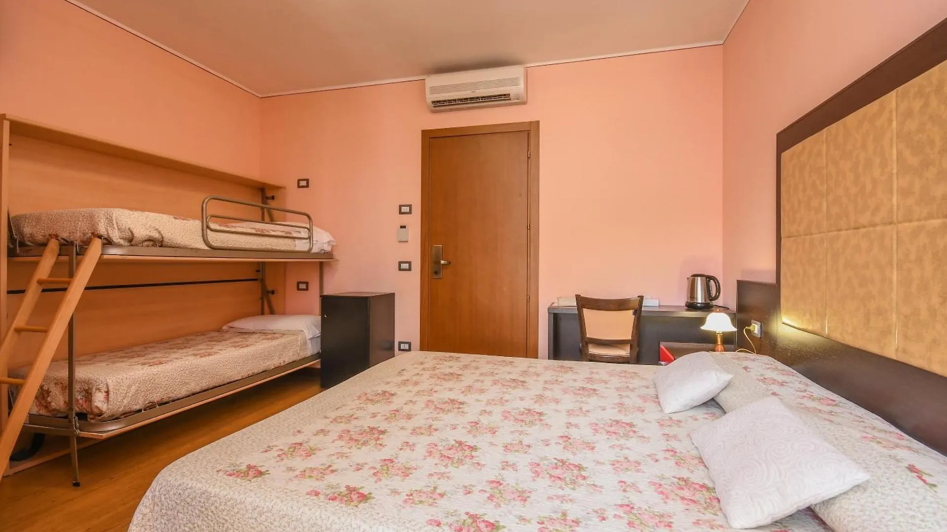 B&B America Sirmione 3*,  Italien
