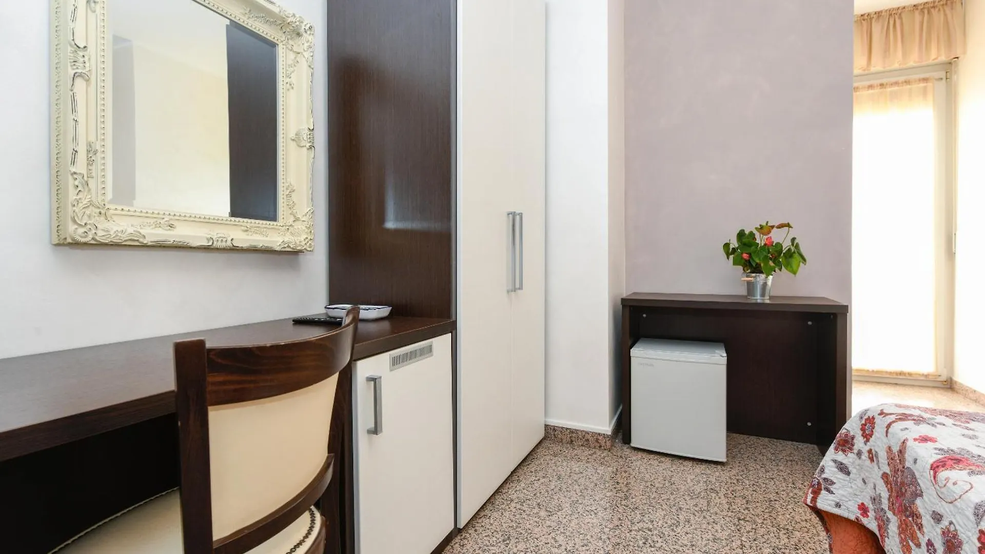 B&B America Sirmione Couette-café
