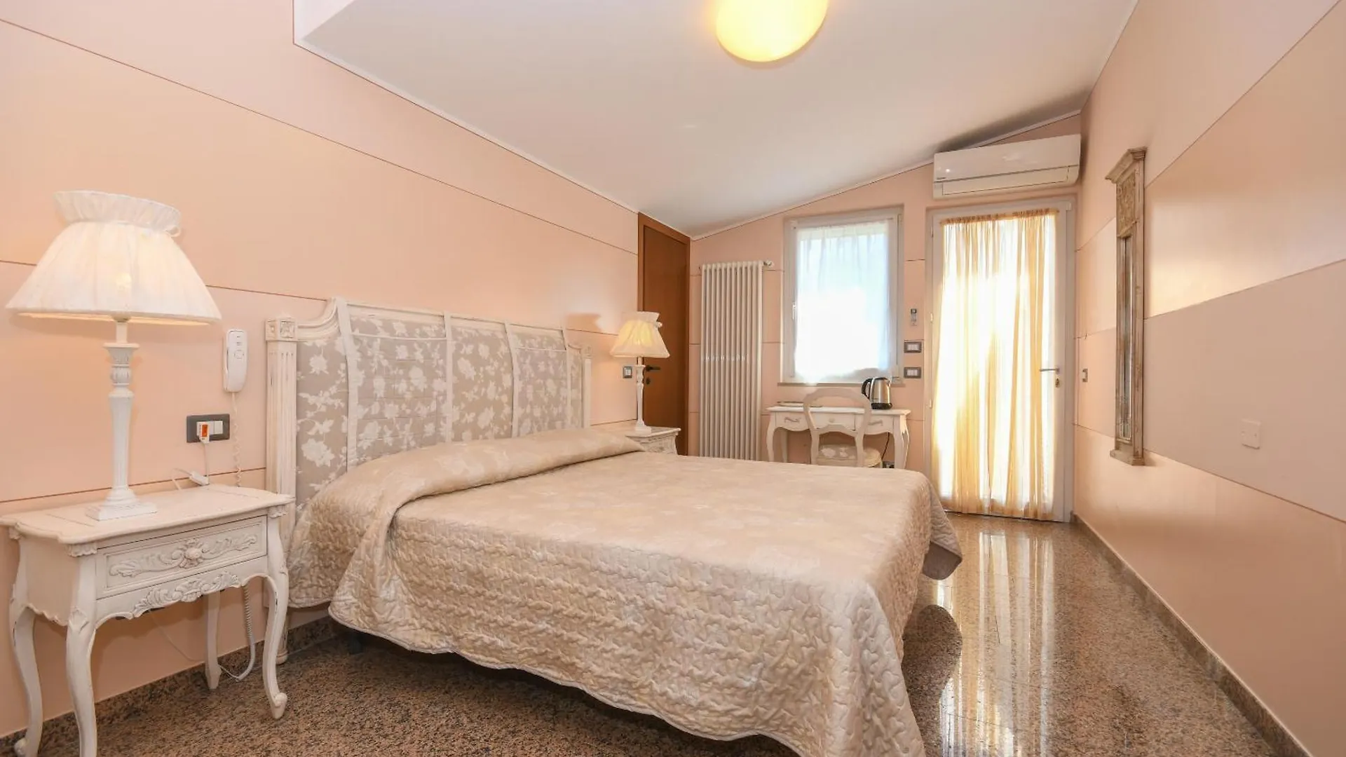 B&B America Sirmione Bed & Breakfast